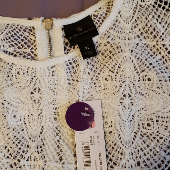 Patterned Blouse - Picture 2 of 4